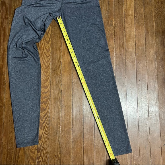 Old Navy Women’s Large Tall Active Gray-Black Fitted Sport Compression Leggings - Picture 6 of 11